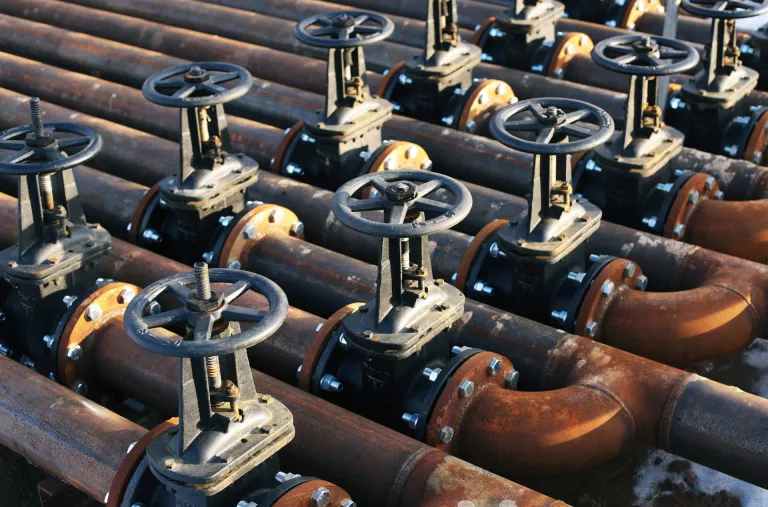 Comprendre les origines de la corrosion grâce la modélisation moléculaire  -	le cas des aciers inoxydables en milieu CO2  -