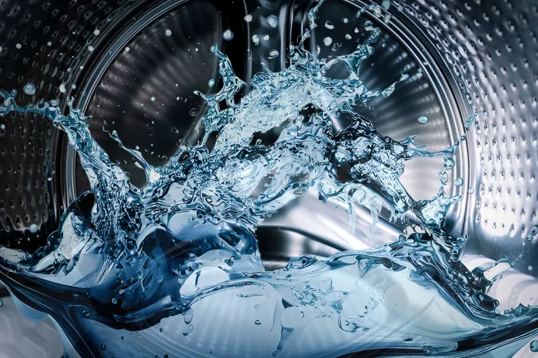 CleanWash : IFPEN innove pour capter les microfibres plastique issues du lavage textile professionnel
